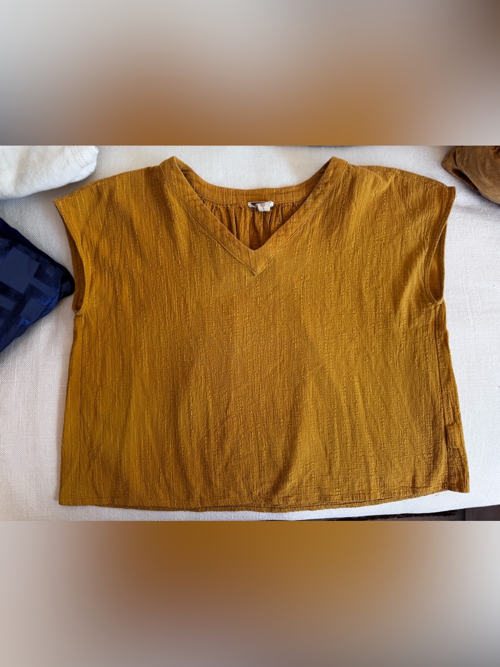 Anthropologie Mo:Vint New York Cropped V-Neck Cotton/Linen Top SZ XS Mustard